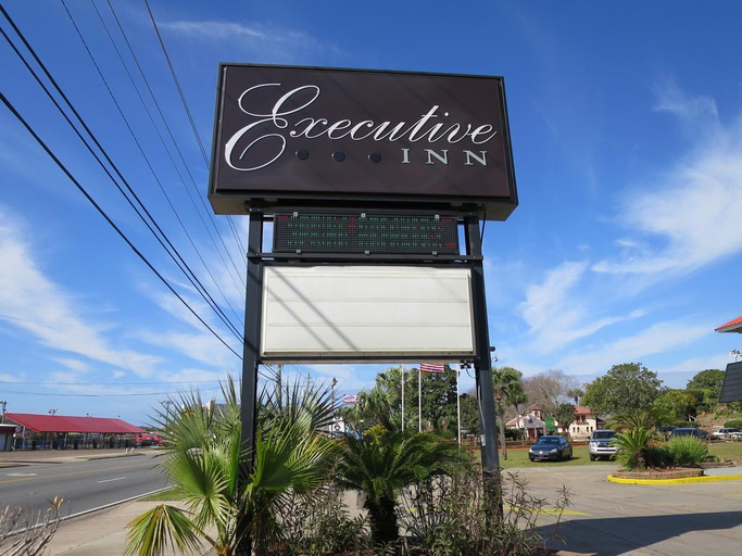 Exterior & Views 1, Executive Inn Panama City, Bay