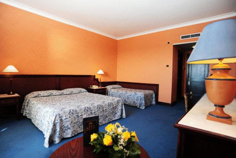 Bedroom 2, Schuhmann Strandhotel, Salerno