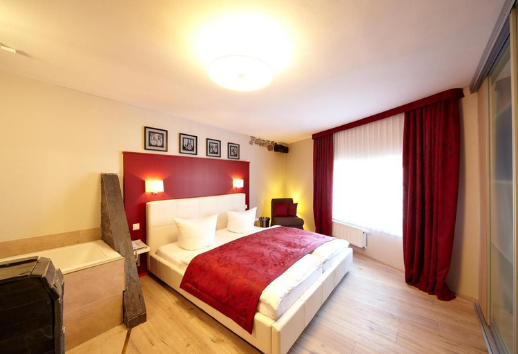 Bedroom 4, Marchenhotel, Bernkastel-Wittlich