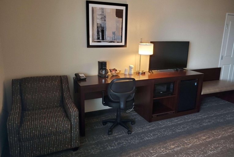 Public Area 3, Cobblestone Suites – Oshkosh, Winnebago