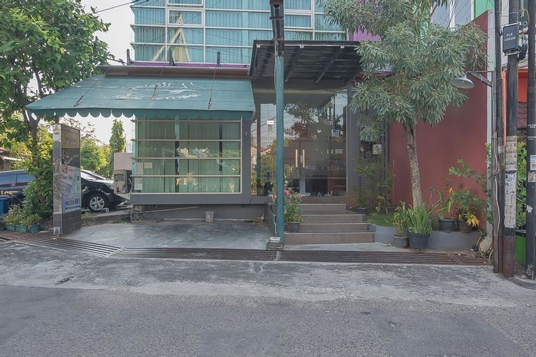 Exterior & Views, RedDoorz Plus near Undip Pleburan, Semarang