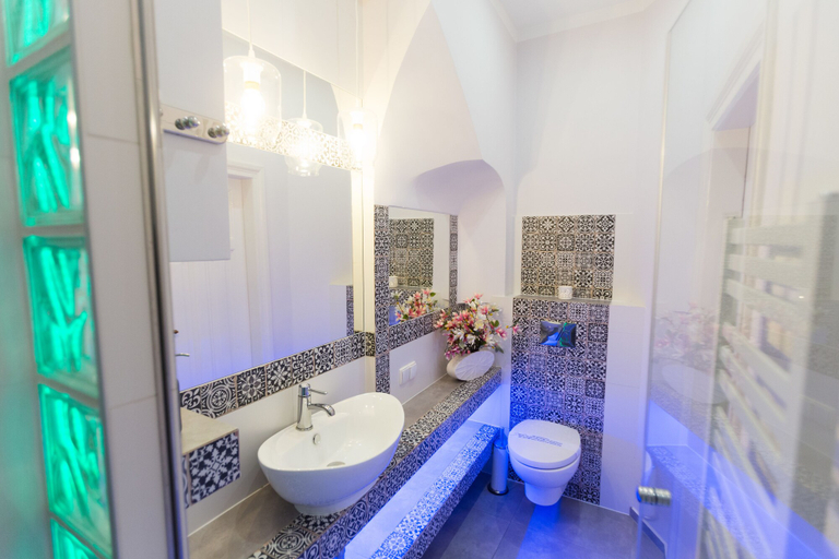 Bathroom 4, Roman Apartments, Kraków City