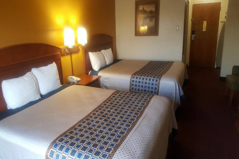 Bedroom 3, Travelodge by Wyndham Pocatello, Bannock