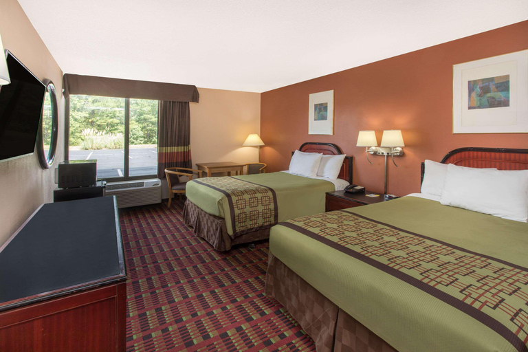 Bedroom 3, La Quinta Inn & Suites By Wyndham Myrtle Beach, Horry