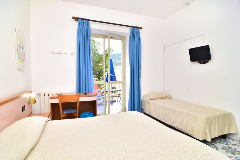 Bedroom 2, Hotel Oriente - Beach & Spa, Napoli