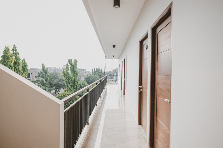 Exterior & Views 16