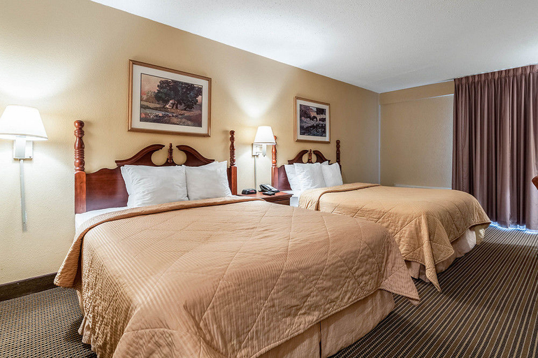Bedroom 2, Rodeway Inn, Coahoma