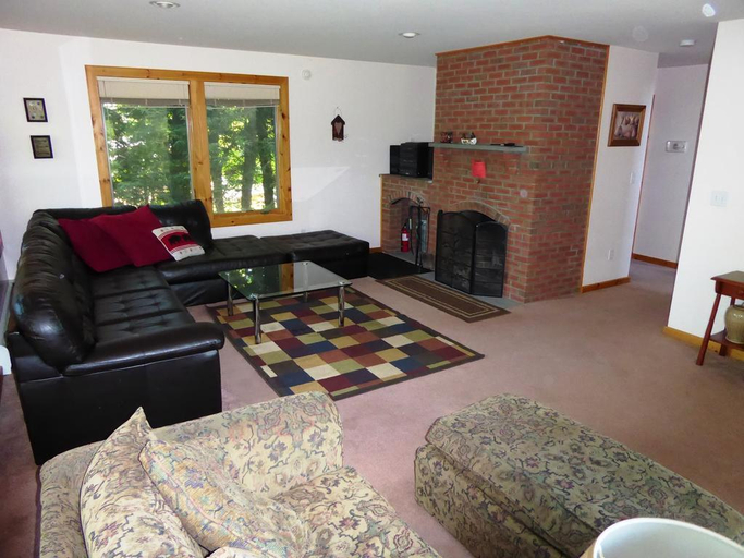 Public Area 2, Mountain Sports Inn, Rutland