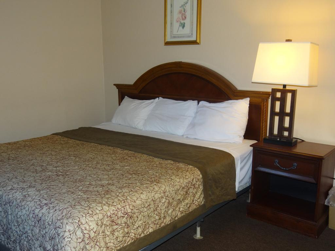 Bedroom 4, Falcon Inn, Niagara