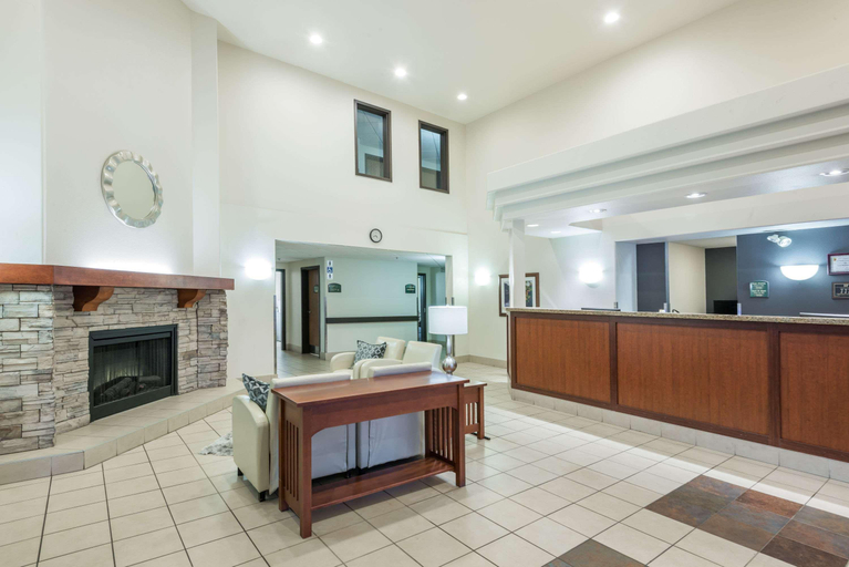 Public Area 2, Super 8 by Wyndham Trois-Rivieres, Francheville
