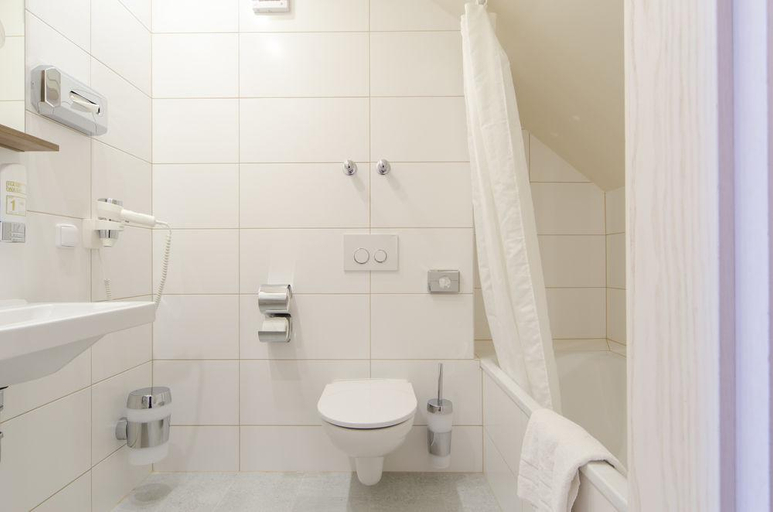 Bathroom 5, Garden Hotel, Nürnberg