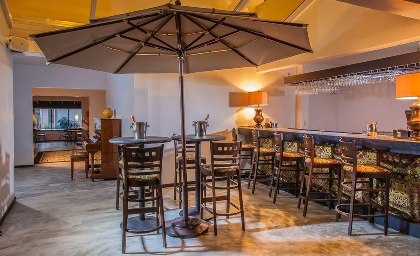 Food & Drinks 5, Casa Condado Hotel