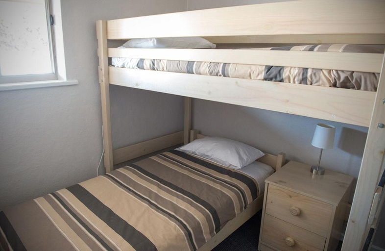 Bedroom 2, Arkana Motor Inn & Terrace Apartments, Mount Gambier