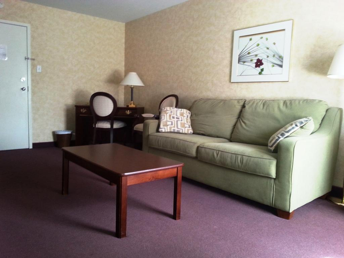 Public Area 2, Auberge La Rocaille, Le Centre-de-la-Mauricie