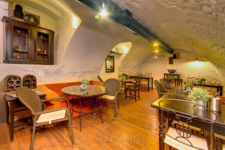 Food & Drinks 5, U Schnellu, Praha 1