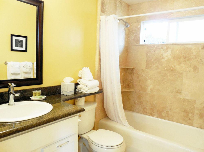 Bathroom 4, Sea Breeze Inn & Logde, Monterey