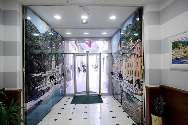 Public Area, Cavour, Genova