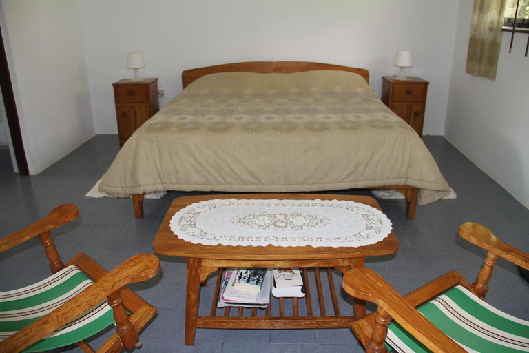 Bedroom 5, Daniella's Bungalows