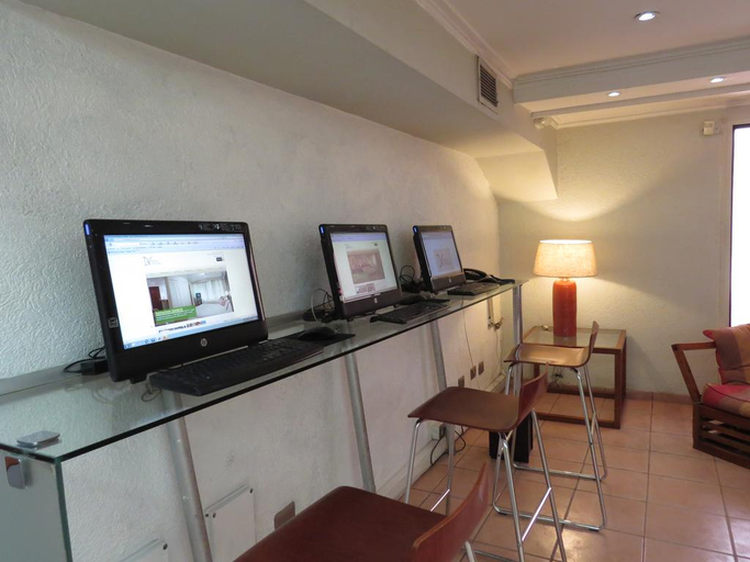 Others 5, Andes Suites, Santiago