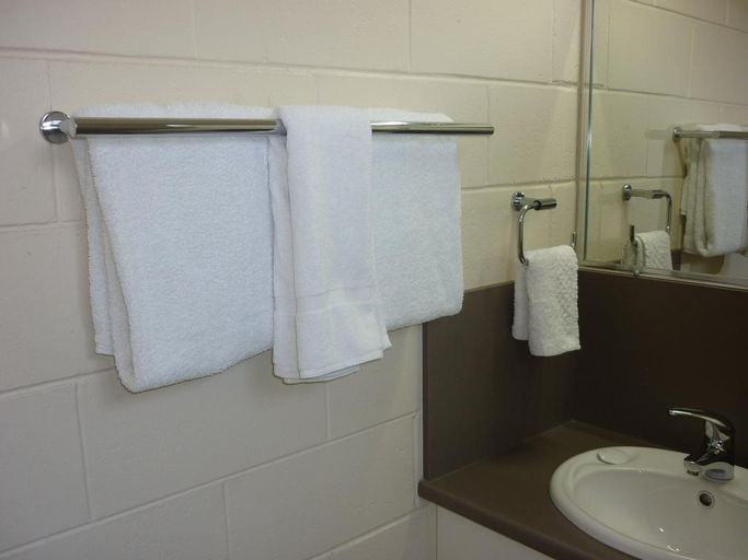 Bathroom 4, Nambour Lodge Motel, Maroochy - Nambour
