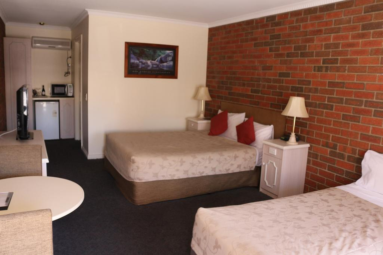Bedroom 3, Bendigo Haymarket Motor Inn, Gr. Bendigo - Central