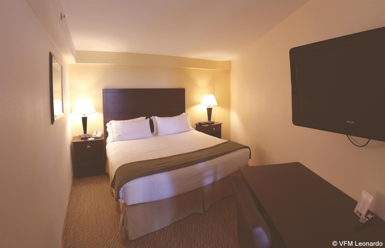 Bedroom 4, Holiday Inn Express ST. IGNACE-LAKE FRONT by IHG, Mackinac