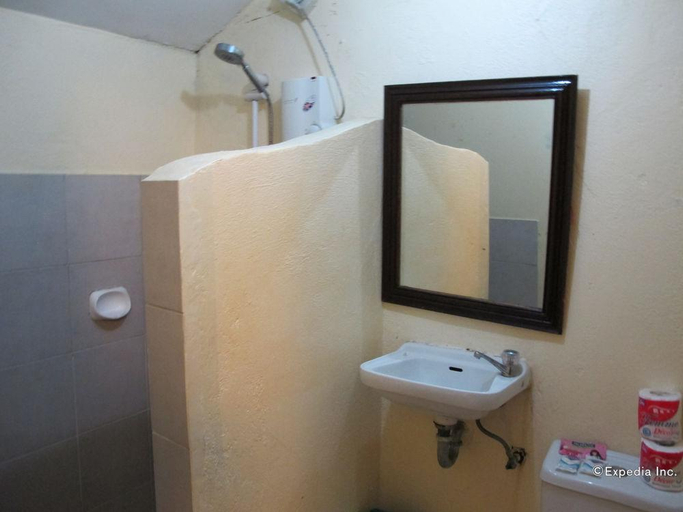 Bathroom, Angelyn's Dive Resort, Puerto Galera