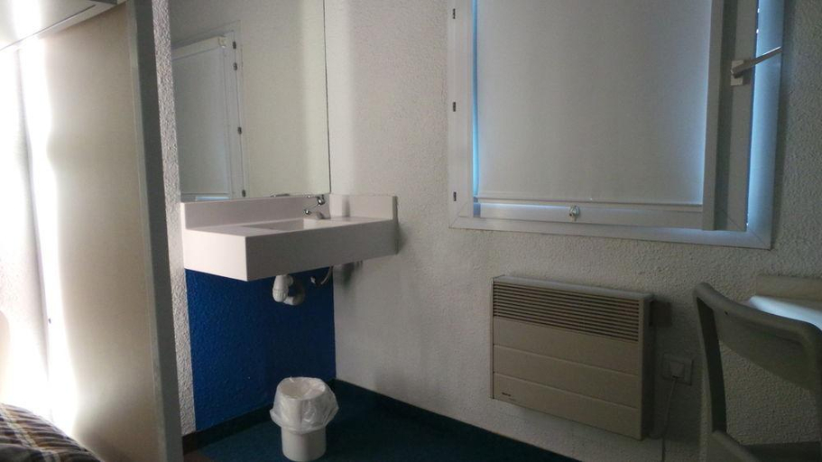 Bathroom 4, ENZO Hotels 1er PRIX, Marne