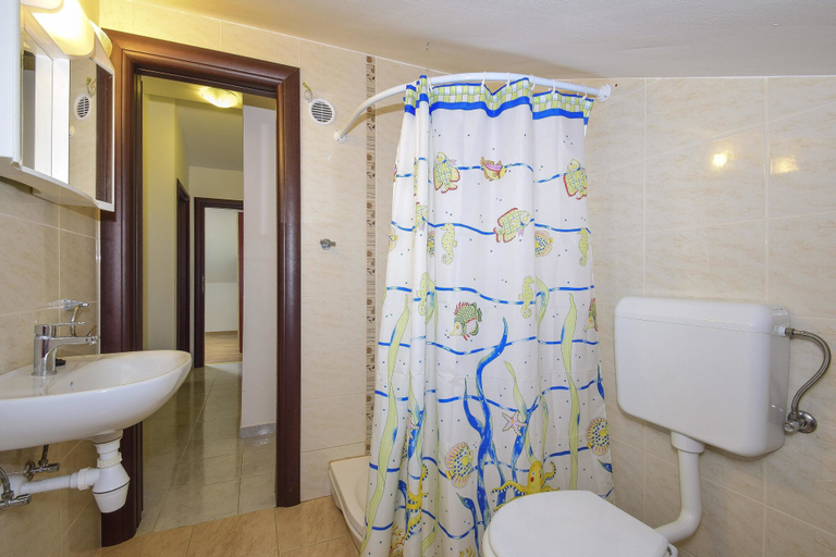 Bathroom 4, Apartments Komadina 596, Pag