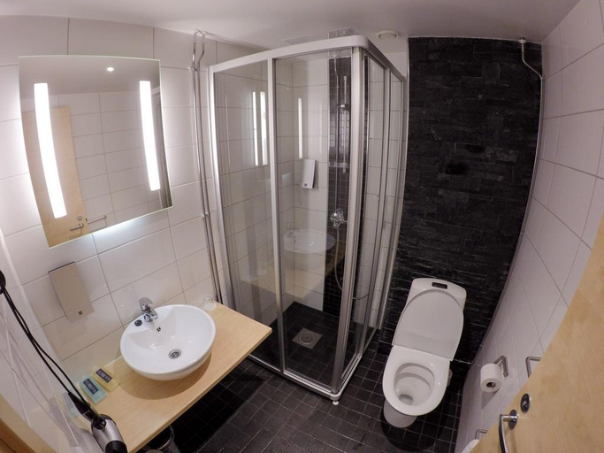 Bathroom 4, Hotelli Ivalo, Lapland