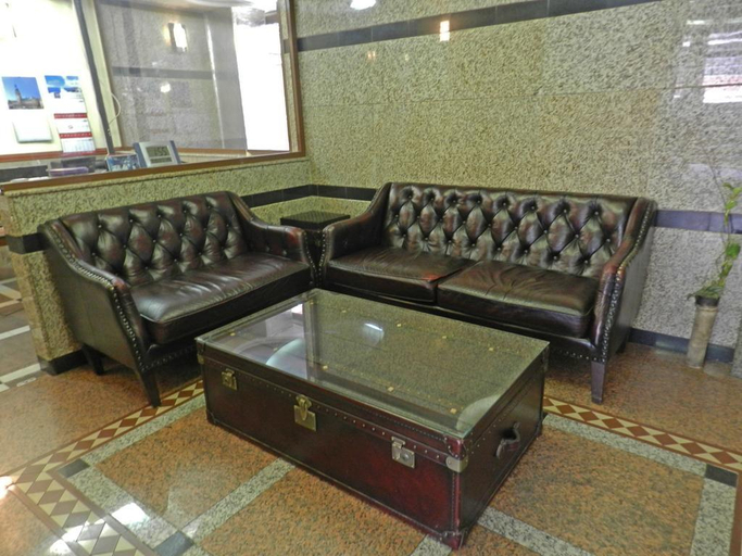 Public Area 3, Hotel California, Stolichna