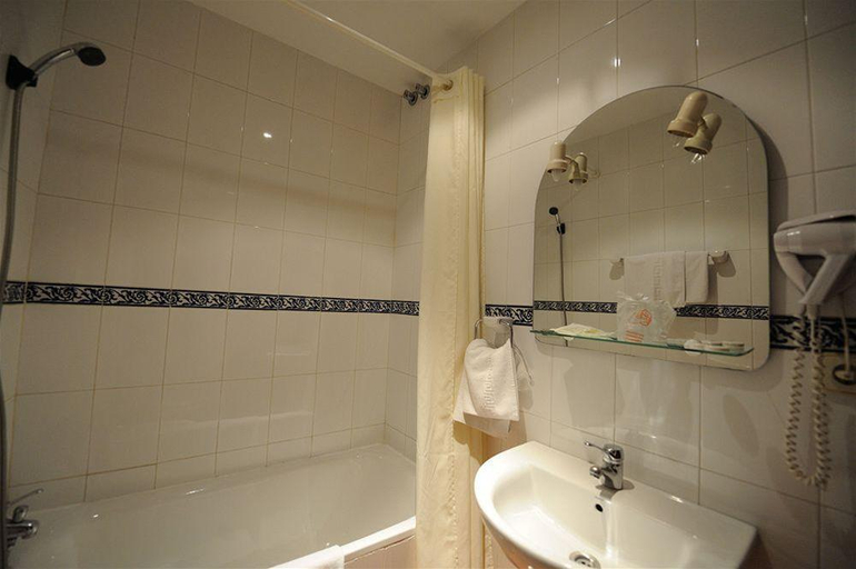 Bathroom 5, Zaida, Sevilla