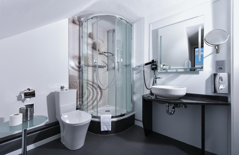 Bathroom 5, Fruehlings Hotel, Braunschweig