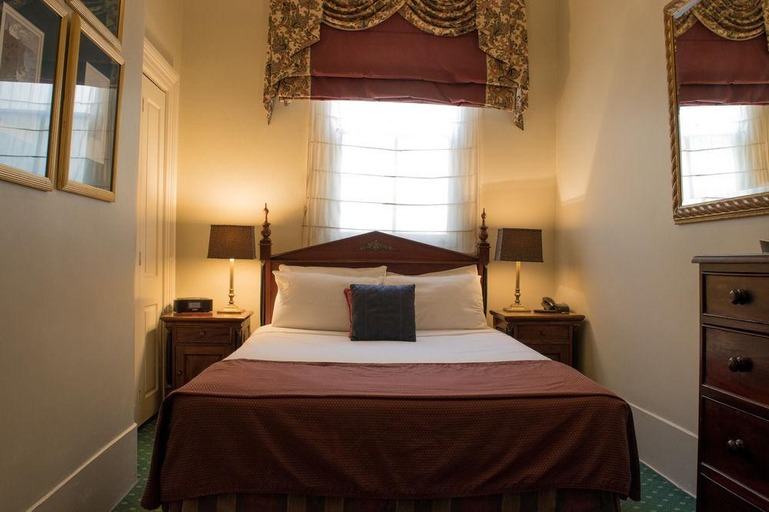 Bedroom 2, Manor Boutique Hotel, Sydney