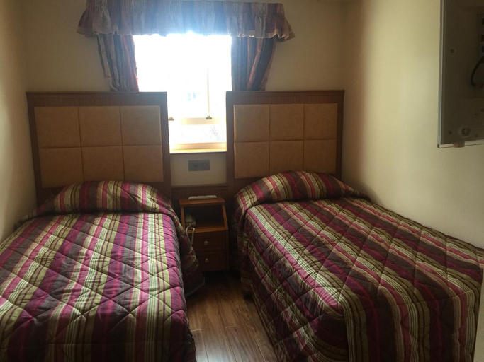 Bedroom 5, White House, London