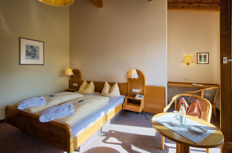 Bedroom 1, Hotel Suggenbad, Emmendingen