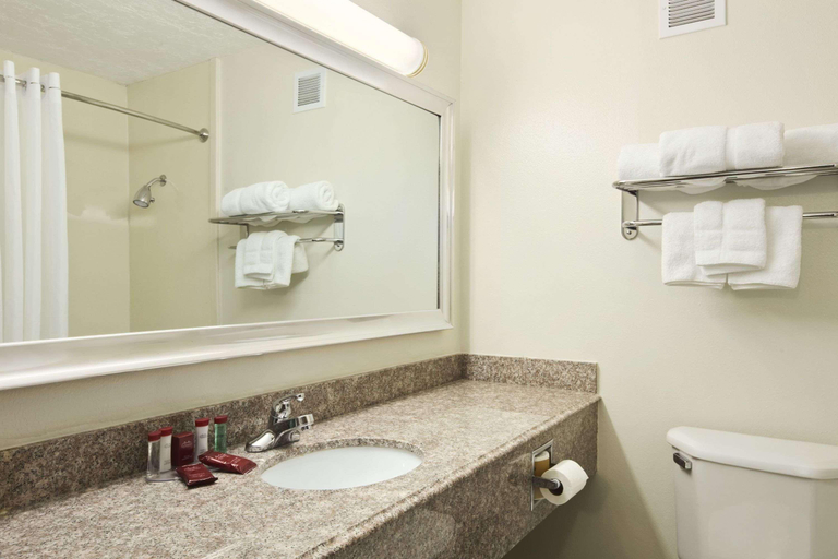 Bathroom, Ramada by Wyndham Tulsa, Tulsa