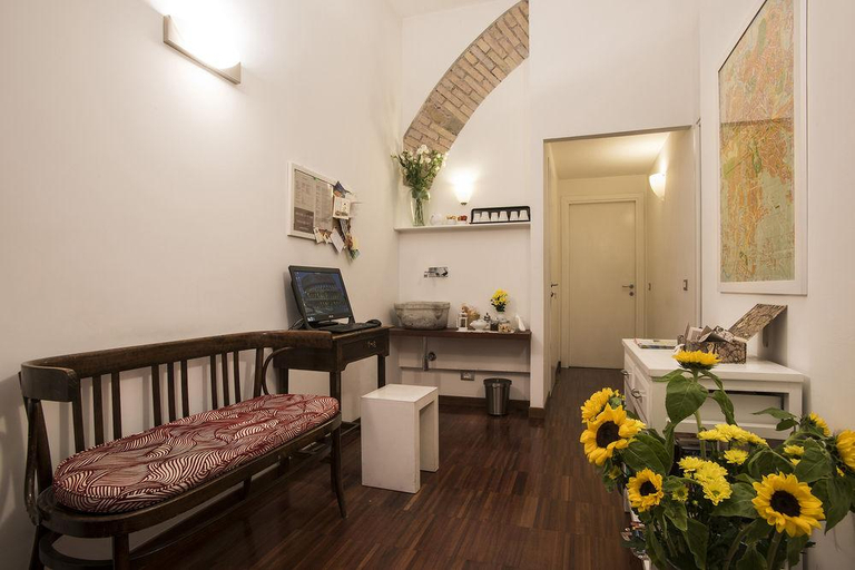 Exterior & Views 2, Arco del Lauro, Roma