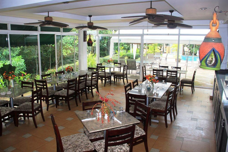 Food & Drinks 5, Albrook Inn, Panamá