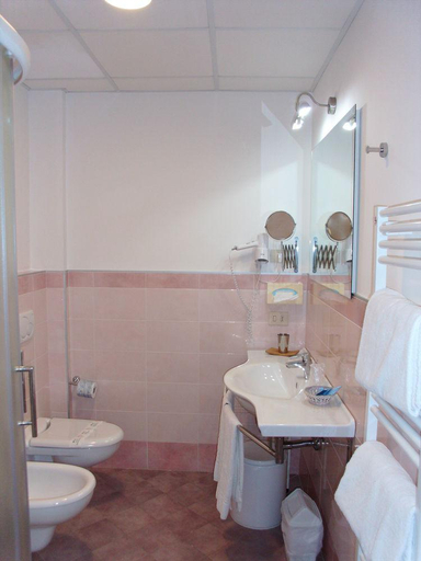 Bathroom 5, Sahara, Ravenna