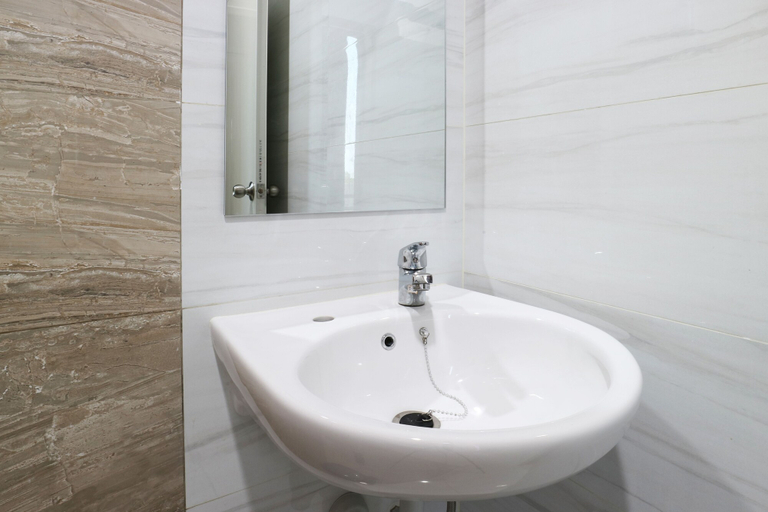 Bathroom 5, Velozip Homestay, Surabaya
