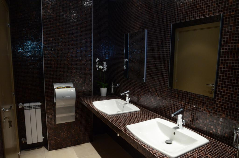 Bathroom 4, Melqart Hotel, Agrigento