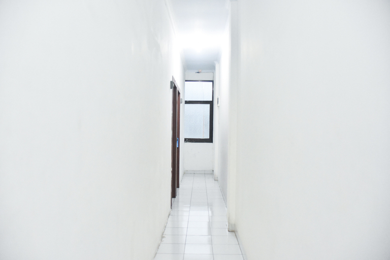 Public Area 2, RedDoorz @ Pettarani Square, Makassar