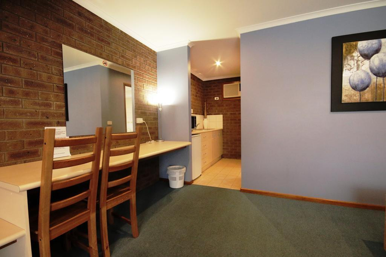 Bedroom 5, Golden Palms Motel, South Barwon - Inner