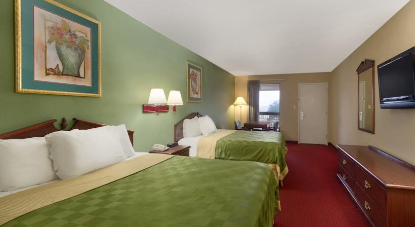 Bedroom 3, Quality Inn & Suites near Robins Air Force Base, Houston