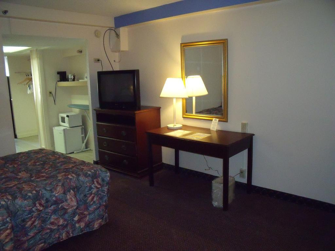 Exterior & Views 2, Days Inn by Wyndham St. Louis Lindbergh Boulevard, Saint Louis