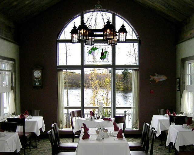 Food & Drinks 5, Chateau Logue Hôtel, La Vallée-de-la-Gatineau