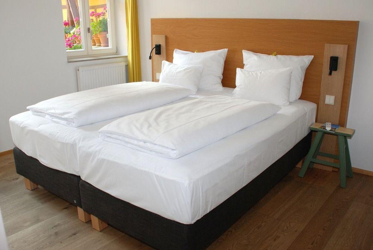 Bedroom 2, Hezelhof Hotel, Ansbach