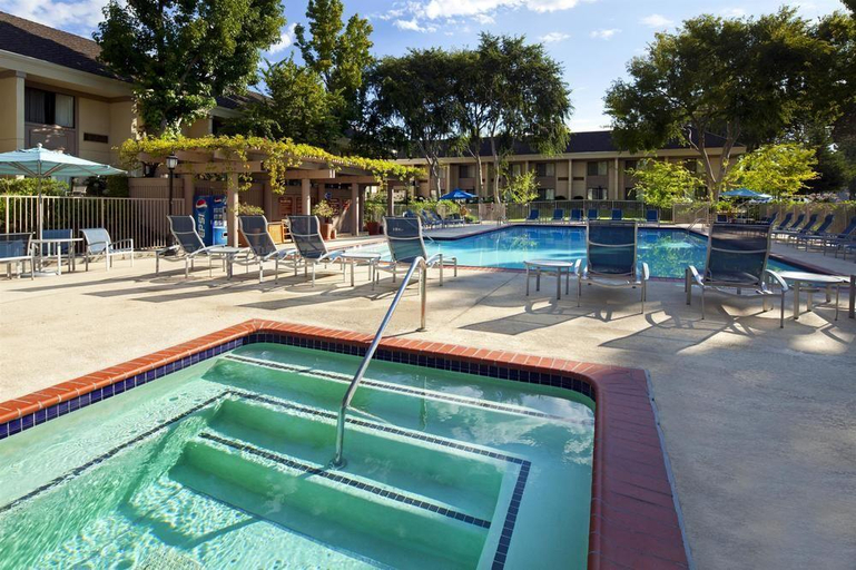 Sport & Beauty 2, Treehouse Hotel Silicon Valley, Santa Clara