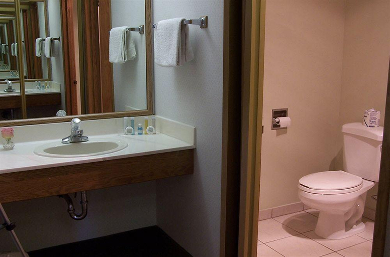 Bathroom, Western Holiday Lodge Sequoia National Park, Tulare